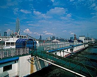 英雄联盟新装备“狂妄”冷知识，雕像颜色会随击杀数变化